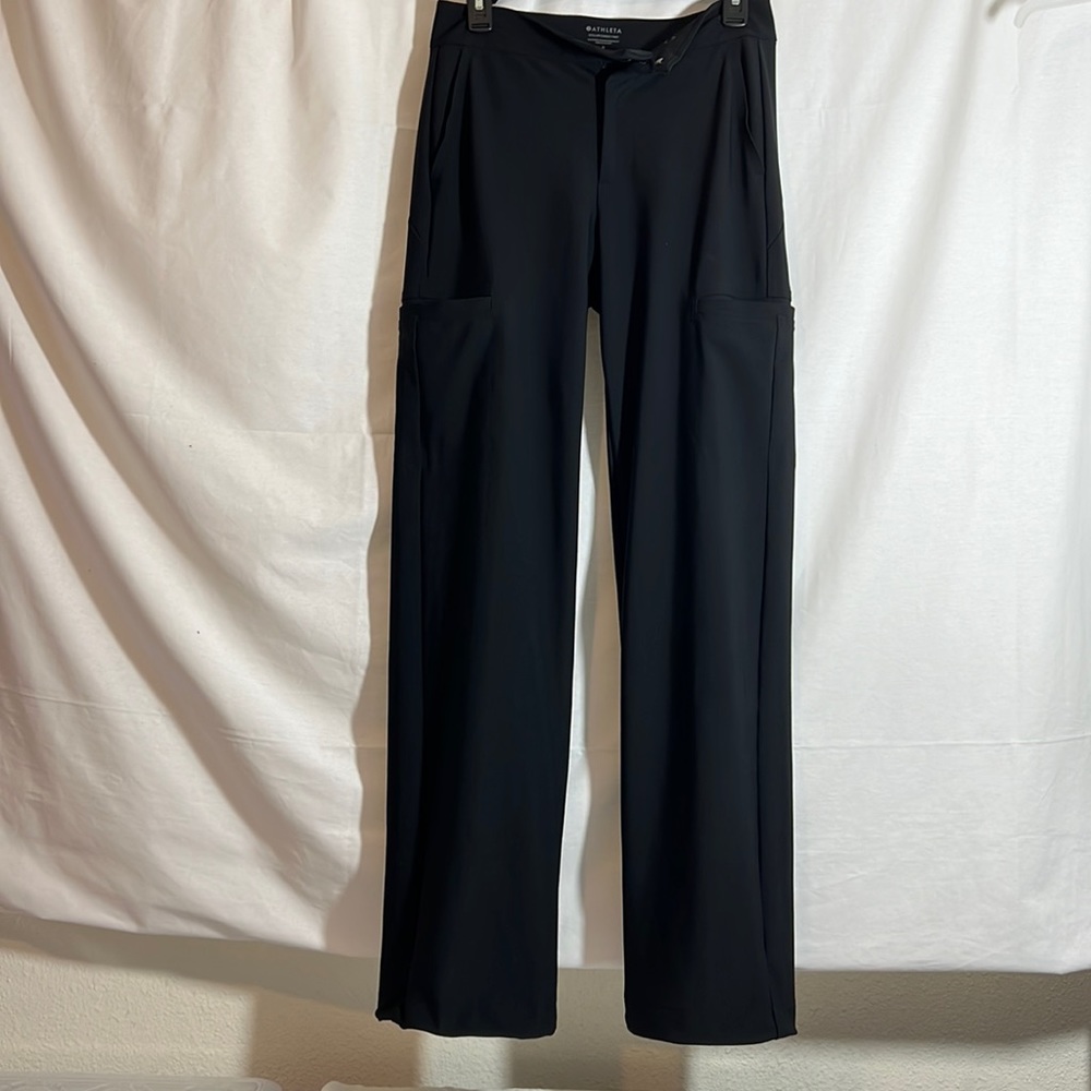Athleta cargo woman’s pants stretch.
